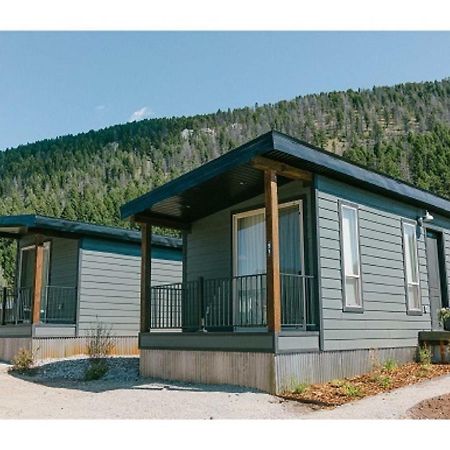 Terra Nova Cabins Уест Йелоустоун Екстериор снимка