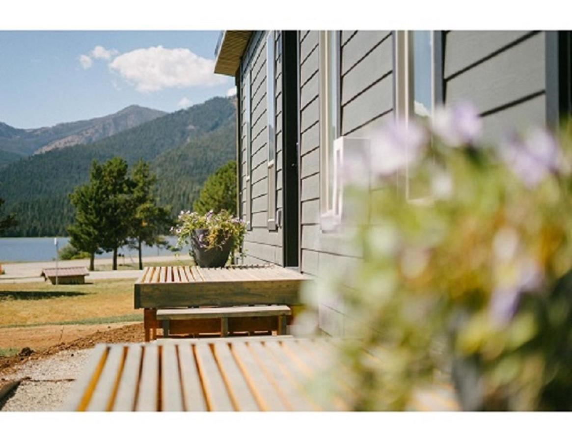 Terra Nova Cabins Уест Йелоустоун Екстериор снимка